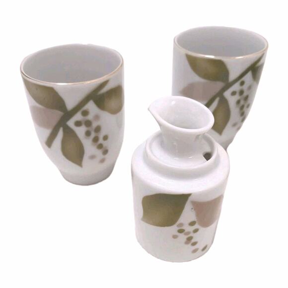 4 Pc Saki Set SEYEI Fine China Hot Tea Cups Japan Mini Server Pitcher & 3 Cups - Picture 4 of 12
